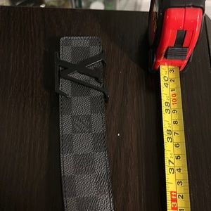 Black Louis Vuitton belt 90•36 fit 31-34 waist